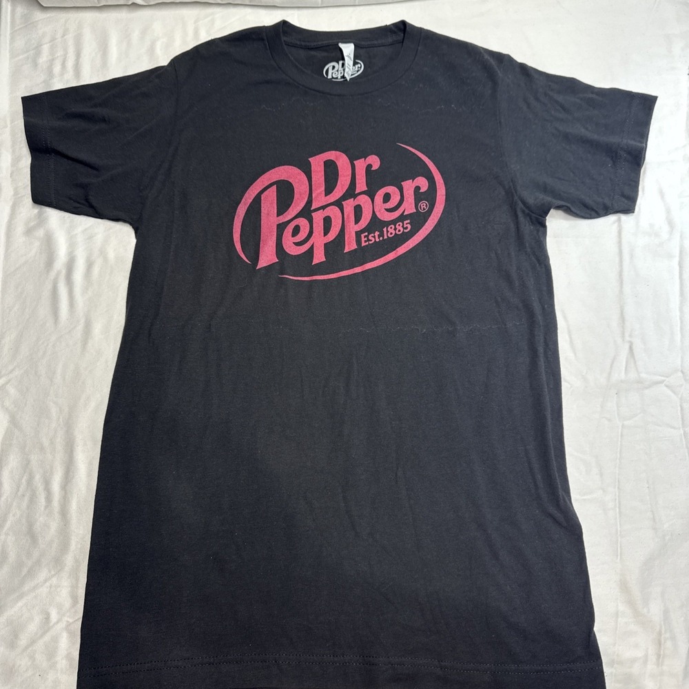 Dr. Pepper Black Short Sleeve T-Shirt Size Small 2025 NEW